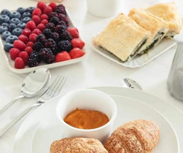 La Pervinca - Ospitalita, Natura, Cura ベッド・アンド・ブレックファスト グアスタッラ